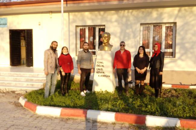  KÖY OKULLARINA “CUMHURİYET KÜTÜPHANESİ” SEFERBERLİĞİ