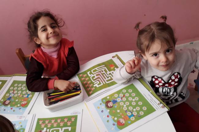 KREŞ VE GÜNDÜZ BAKIMEVİ’NDE EĞİTİM KALDIĞI YERDEN DEVAM EDİYOR