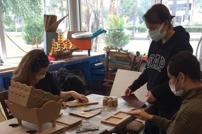 İSKENDERUN BELEDİYESİ KÜLTÜR VE SANAT KURSLARI  PANDEMİ TEDBİRLERİ ÇERÇEVESİNDE BAŞLADI