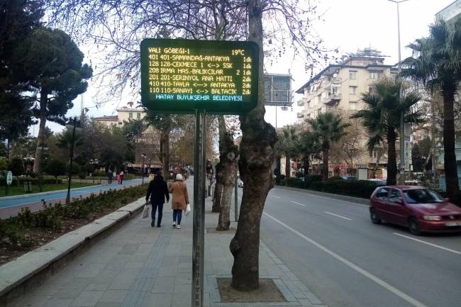 TOPLU ULAŞIM HBB İLE KOLAYLAŞIYOR AKILLI DURAK PANEL SAYISI ARTIYOR