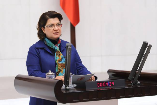 CHP EMEKLİ MAAŞLARININ ASGARİ ÜCRETİN ALTINDA OLMAMASINI VE VERGİDEN MUAF OLMASINI İSTEDİ