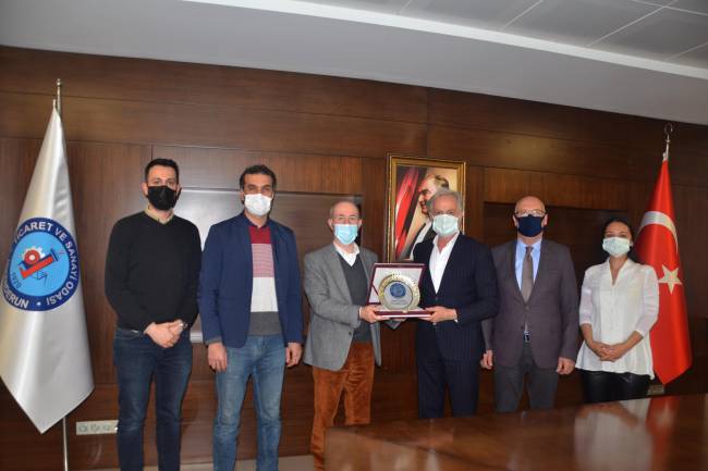 İskenderun’un adını Uluslararası Yarışmada Duyuran  Keman Ustası İsmail Kaya İTSO’yu Ziyaret Etti