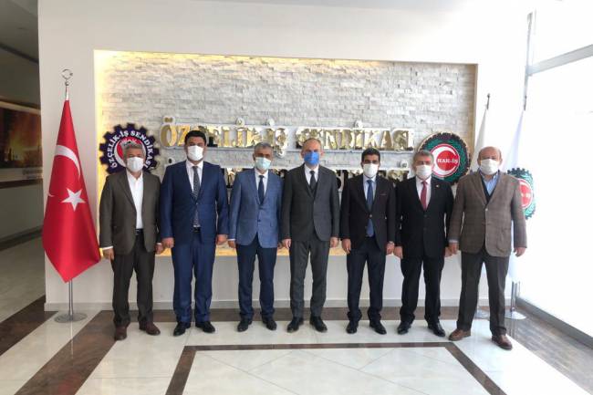 Kaymakam YÖNDEN den Özçelik-iş sendikasına hayırlı olsun ziyareti 
