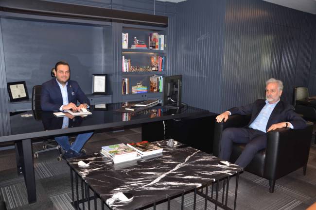 İTSO Başkanı Yılmaz, İç Mimar Çağrı Aytaş’ı Ziyaret Etti