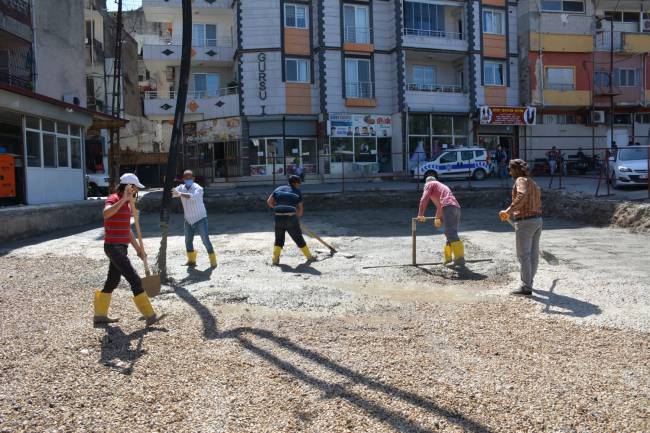 YENİ SEMT PAZARININ İLK BETONU DÖKÜLDÜ