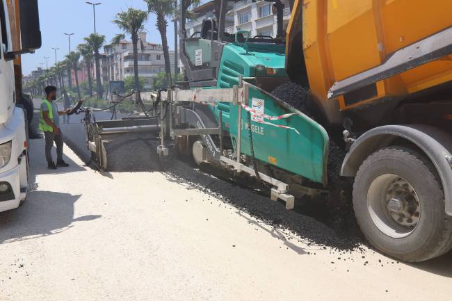 HBB BAŞKANI SAVAŞ: HER ŞEY HATAY’IN GELECEĞİ İÇİN ALTYAPISI TAMAMLANAN BÖLGELERİN YOLLARI YENİLENİYOR