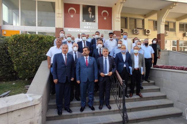 BAŞKAN YILMAZ; “CUMHUR İTTİFAKI OLARAK    BÜYÜKŞEHİR BELEDİYESİNİN ASFALT ÇALIŞMALARI İÇİN    ÖDENEK AKTARILMASINI ONAYLADIK” 