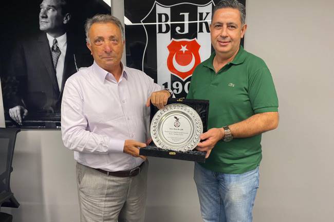 Başkan Yıldız’dan Başkan Çebi’ye plaket