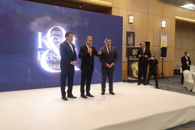 AYHAN YAVUZ 2. KEZ TÜRKİYE’DEKİ EN BAŞARILI BELEDİYE BAŞKALARINDAN OLDU