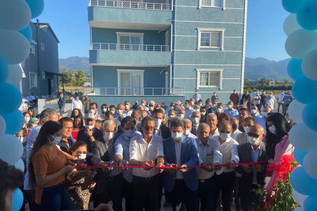 Arsuz’da Taziye ve Kültür Evi Törenle Açıldı Arsuz Gökmeydan Meryem Ferhat Taziye ve Kültür evi yoğun katılımla  açıldı.