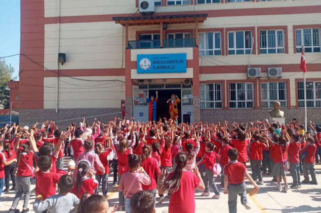 ANTAKYA BELEDİYESİNDEN BİRİNCİ SINIFLARA ÖZEL OKUL ŞENLİKLERİ