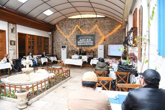 ZEYTİNYAĞI OKURYAZARLIĞI VE TADIM EĞİTİMİ PROJESİ BAŞLADI