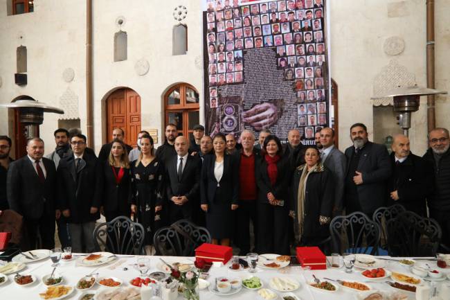 HATAYLI BASIN MENSUPLARI KAHVALTIDA BULUŞTU