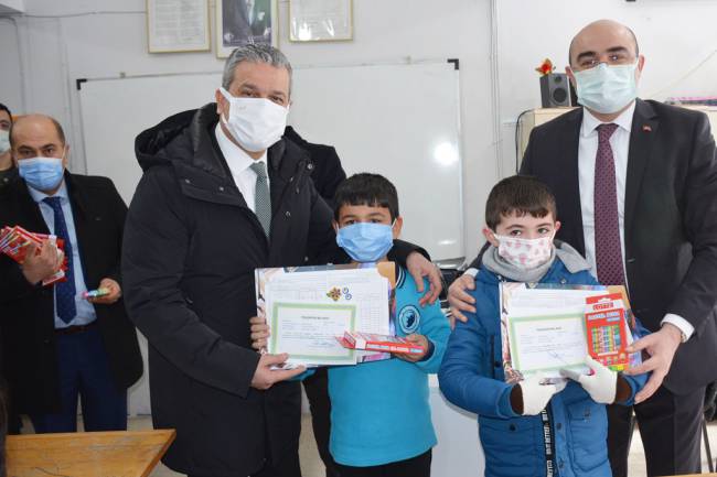 Okullarda Yarıyıl Karne Heyecanı Yaşandı