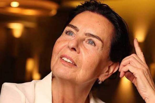 Uzun zamandır sağlık sorunlarıyla mücadele eden usta oyuncu Fatma Girik 79 yaşında hayatını kaybetti.