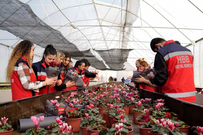 HATAYLILAR SEVGİYLE SARILDI HBB’DEN 14 ŞUBAT SÜRPRİZİ