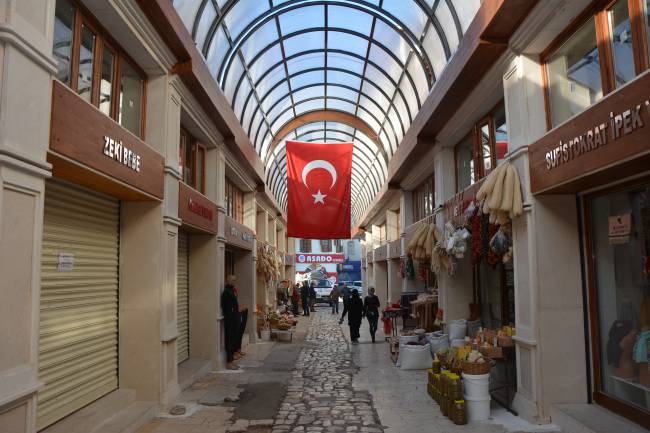 BAŞKAN YILMAZ MÜJDEYİ VERDİ;   “UZUN ÇARŞI RESTORASYON PROJESİNDE İKİNCİ ETABA BAŞLIYORUZ” 