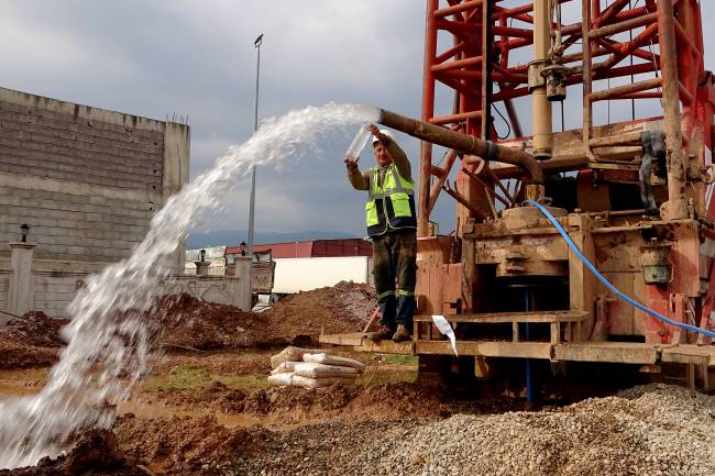 KIRIKHAN MERKEZ MAHALLERE YENİ SU KAYNAĞI
