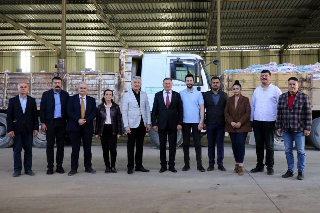 HBB’NİN 75 TON ORGANOMİNERAL GÜBRESI ÇİFTÇİYE ULAŞIYOR HBB’DEN ÜRETİME DESTEK TOPRAĞA NEFES LÜTFÜ SAVAŞ: HATAY’DAKİ ÜRETİMİ ARTTIRMAK İÇİN ÇALIŞIYORUZ SAVAŞ: ÇİFTÇİLERİMİZİ DESTEKLEMEYE DEVAM EDECEĞİZ