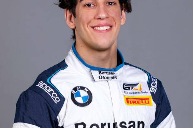 TÜRK YARIŞ PİLOTU AVRUPA’DA HIZ KESMİYOR