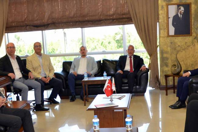 Ak Parti Hatay Milletvekili Özel ve Belediye Başkanı Tosyalı İTSO’yu Ziyaret Etti.
