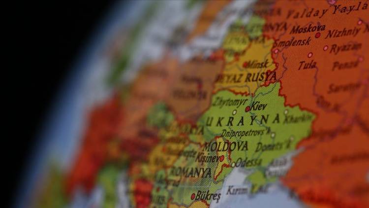 Otelde Yangın: 8 Ölü