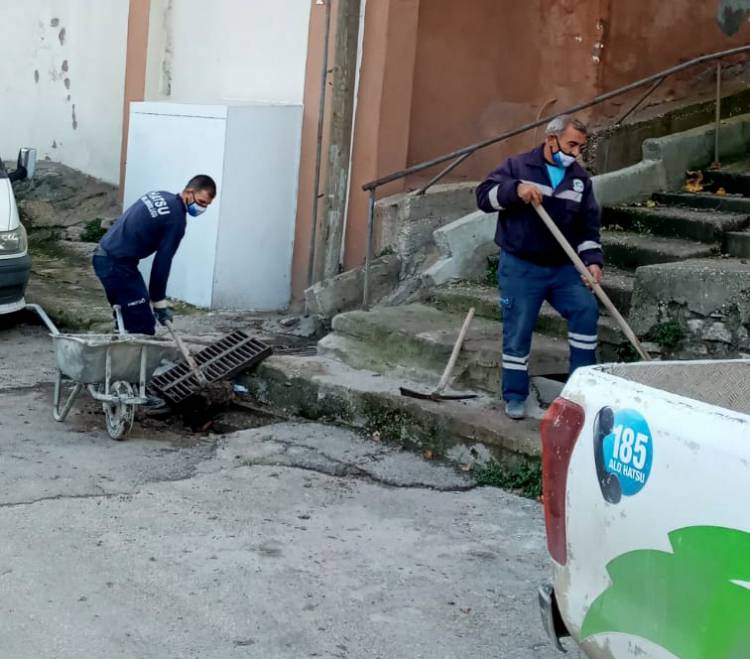 YAĞMUR SUYU DEŞARJ NOKTALARI TEMİZLENİYOR