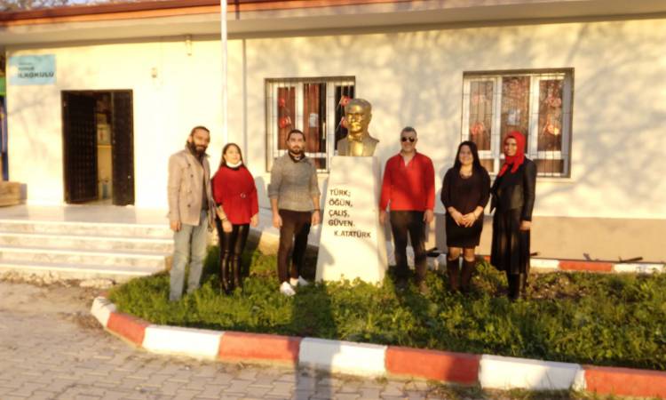  KÖY OKULLARINA “CUMHURİYET KÜTÜPHANESİ” SEFERBERLİĞİ