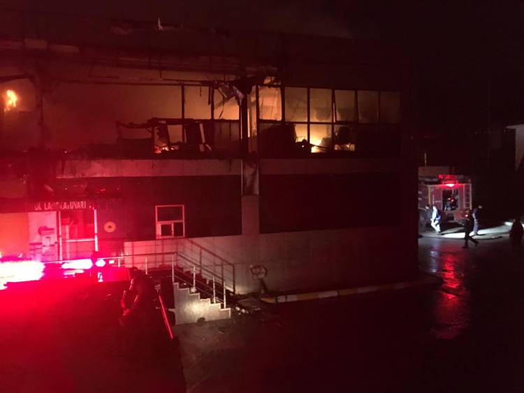 BÜYÜKŞEHİR İTFAİYESİ YANGINA ANINDA MÜDAHALE ETTİ