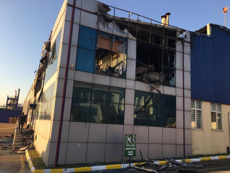 BÜYÜKŞEHİR İTFAİYESİ YANGINA ANINDA MÜDAHALE ETTİ