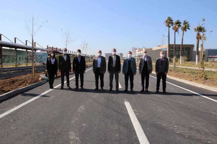 BAŞKAN TOSYALI,MİLLETVEKİLİ ÖZEL İLE BİRLİKTE ASFALT VE KALDIRIM ÇALIŞMALARINI İNCELEDİ