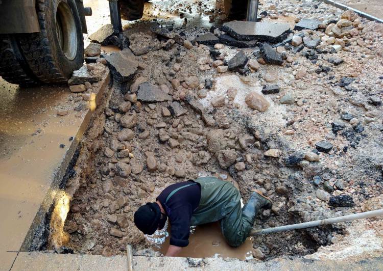 ACİL MÜDAHALE EDİLDİ VE SU KAYBI ÖNLENDİ