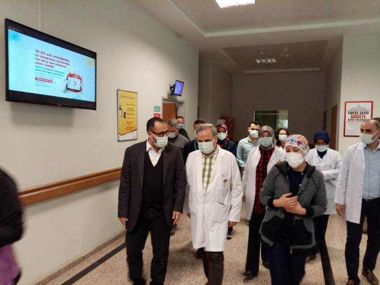 İL SAĞLIK MÜDÜRÜ Dr. Mustafa HAMBOLAT KOVİD-19 AŞI HİZMET ALNLARINDA İNCELEMELERDE BULUNDU    