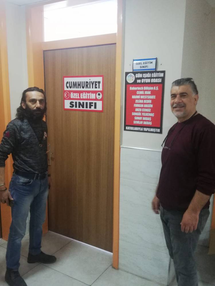 Eğitim gönüllüleri bu kez de "CUMHURİYET ÖZEL EĞİTİM SINIFI" kurdular..