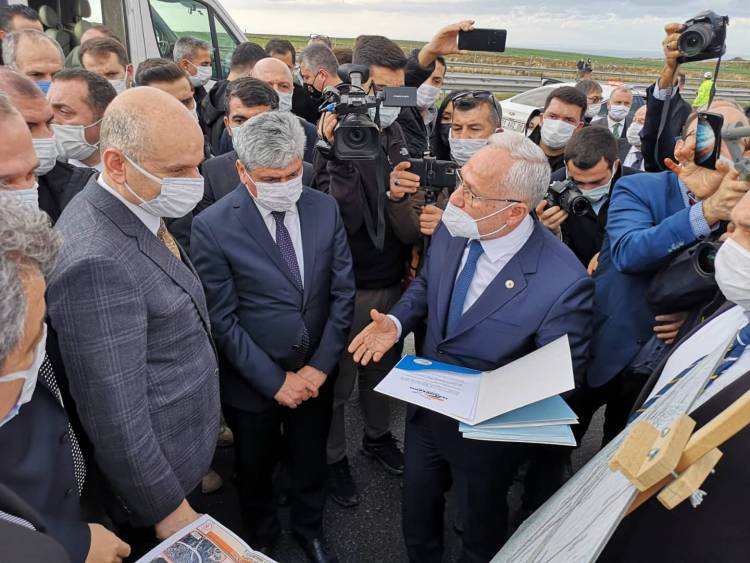 BAKAN KARAİSMAİLOĞLU’NDAN İSKENDERUN BELEDİYESİNİN OTOBAN KAVŞAK DÜZENLEME PROJELERİNE TAM DESTEK