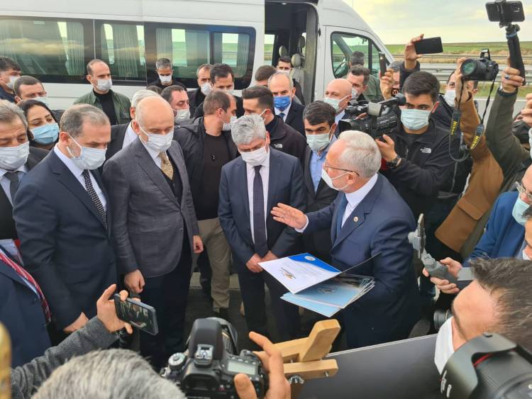 BAKAN KARAİSMAİLOĞLU’NDAN İSKENDERUN BELEDİYESİNİN OTOBAN KAVŞAK DÜZENLEME PROJELERİNE TAM DESTEK