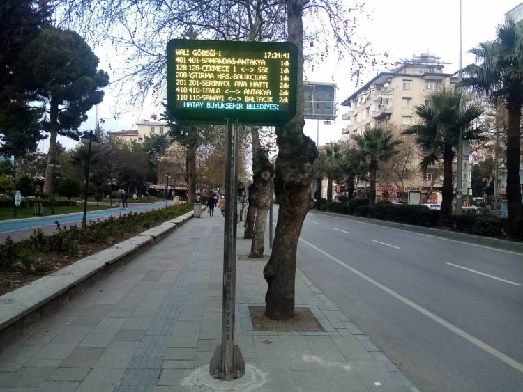 TOPLU ULAŞIM HBB İLE KOLAYLAŞIYOR AKILLI DURAK PANEL SAYISI ARTIYOR