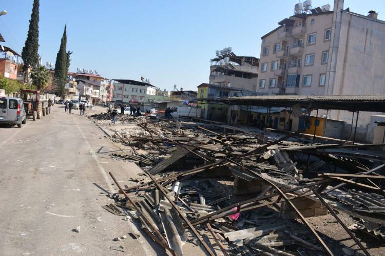 BAŞKAN YAVUZ YENİ SEMT PAZAR YERİ İÇİN YIKIM ÇALIŞMALARINI BAŞLATTI