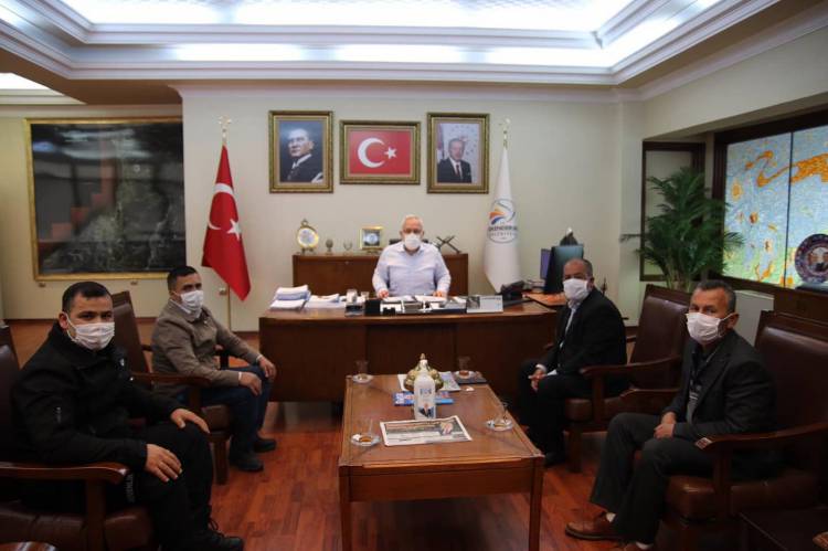 BAŞKAN FATİH TOSYALI, KONUKLARINI MAKAMINDA AĞIRLADI