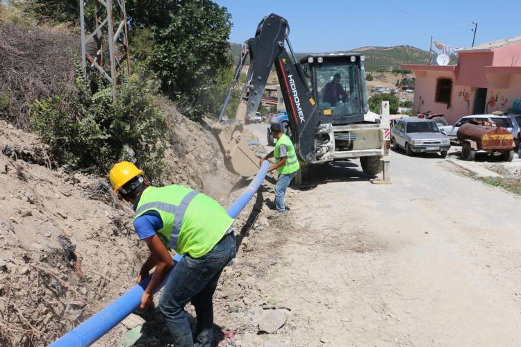 ALTINÖZÜ’NE 448 KM ALTYAPI VE 11 YENİ SU DEPOSU