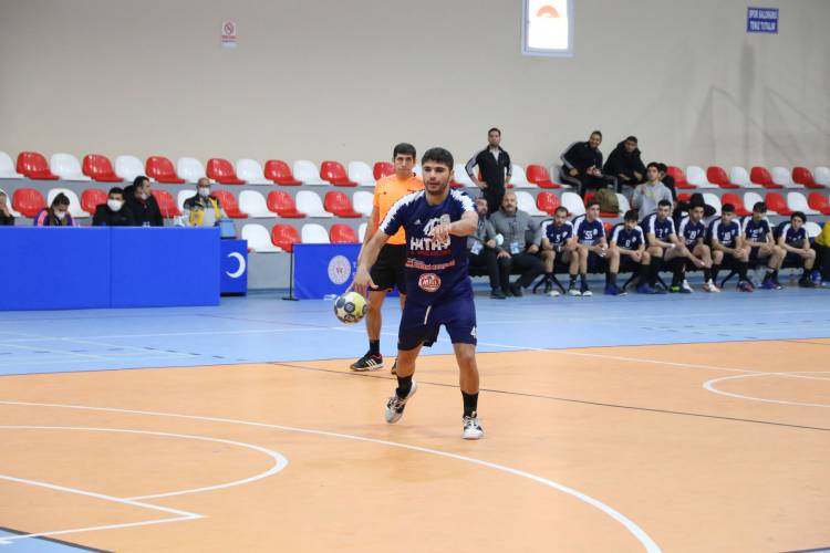 ÇUKUROVA DERBİSİNDE ZAFER HATAY BÜYÜKŞEHİR BELEDİYESPOR’UN HENTBOLCULARDAN BİR GALİBİYET DAHA