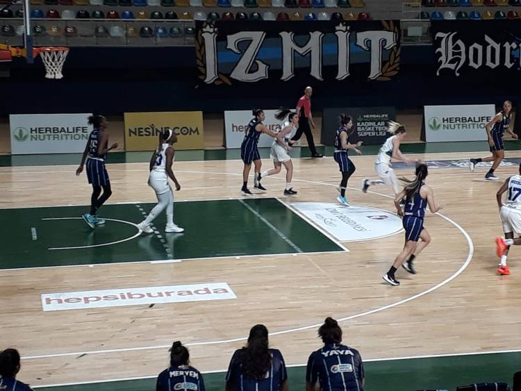 HATAY BÜYÜKŞEHİR BELEDİYESPOR İZMİT’TEN MUTLU DÖNÜYOR İZMİT BELEDİYESPOR-HATAY BÜYÜKŞEHİR BELEDİYESPOR:96-97