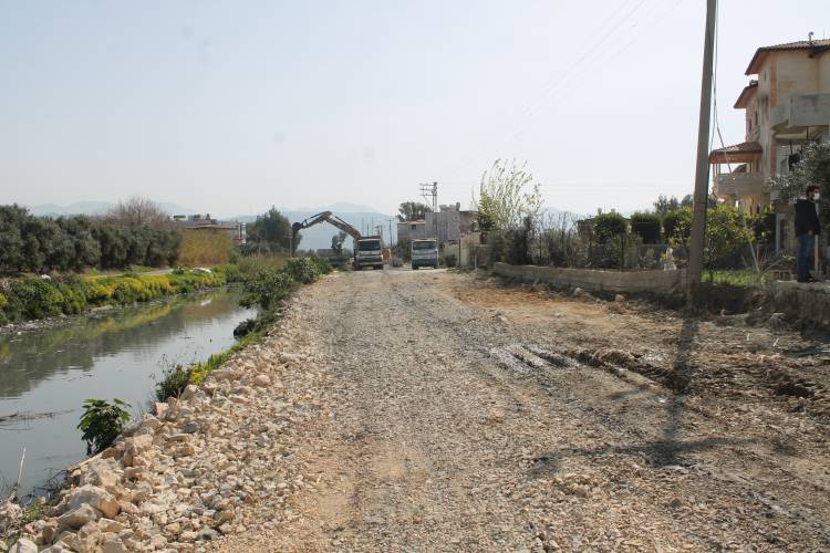 SAMANDAĞ BELEDİYESİ YENİ CADDELER KAZANDIRMAYA DEVAM EDİYOR