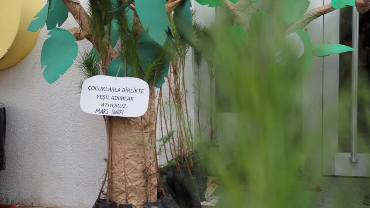 HBB ÇOCUKLARLA BİRLİKTE YEŞİL ADIMLAR ATIYOR HBB MİNİK KALPLERE DOĞA SEVGİSİ AŞILIYOR