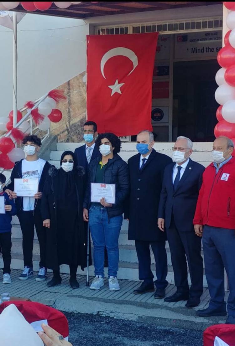 İSTİKLAL MARŞINI GÜZEL OKUMA BİRİNCİSİ ÖDÜLÜNÜ ALDI