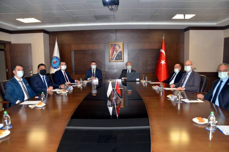 Rus-Türk Ticaret Evi ROST Heyeti İTSO’yu Ziyaret Etti “Türkiye ile Rusya Arasındaki Ticari İlişkilerin Güçlendirilmesi Hedefleniyor”