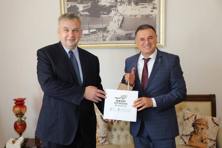 HBB BAŞKANI SAVAŞ: “BÖLGEDEKİ BARIŞIN KORUNMASI İÇİN AB’NİN DESTEK  OLMASINI İSTİYORUZ” ALMAN BÜYÜEKLÇİ SCHULZ HATAY’DA