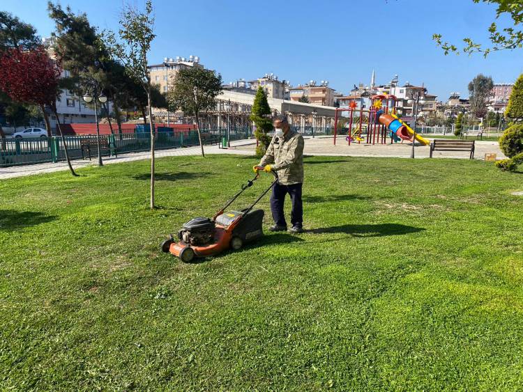 ANTAKYA BELEDİYESİ PARK VE YEŞİL ALANLARDA BAKIM ONARIM ÇALIŞMALARI DEVAM EDİYOR 