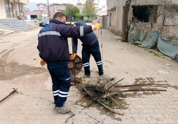 ATIK SU HATLARINDA TEMİZLİK SÜRÜYOR