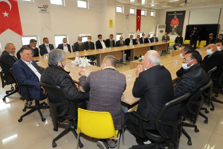 HBB BAŞKANI SAVAŞ YAYLADAĞILI MUHTARLARLA BULUŞTU SAVAŞ: KIRSAL KALKINMA PROJESİNDEKİ AMACIMIZ ÜRETİCİNİN KENDİ TOPRAĞINI  TERK ETMEMESİ